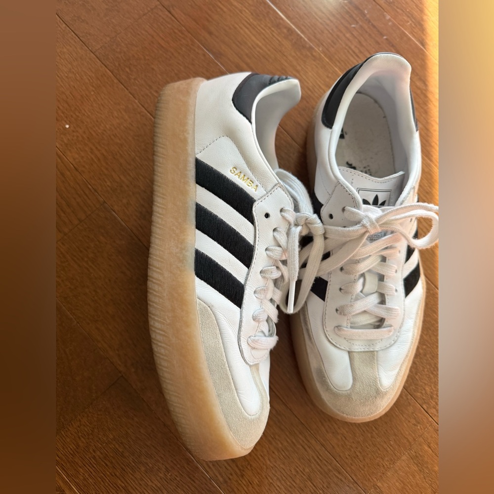 Adidas Sambas - size 8